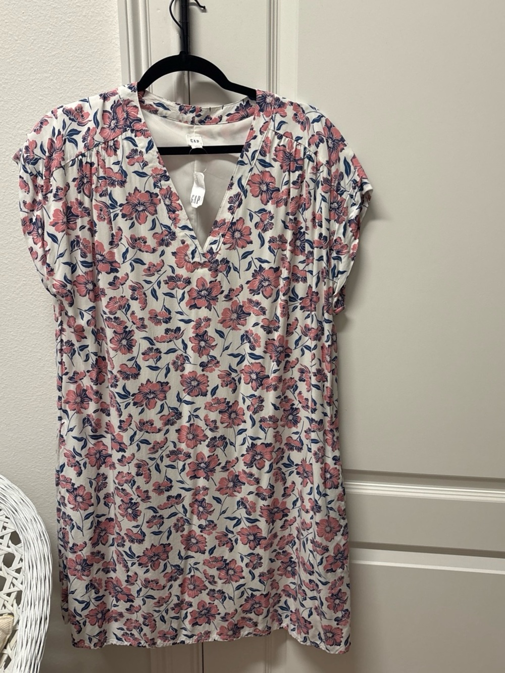 GAP White Floral V-Neck Tunic with Pink & Blue Print